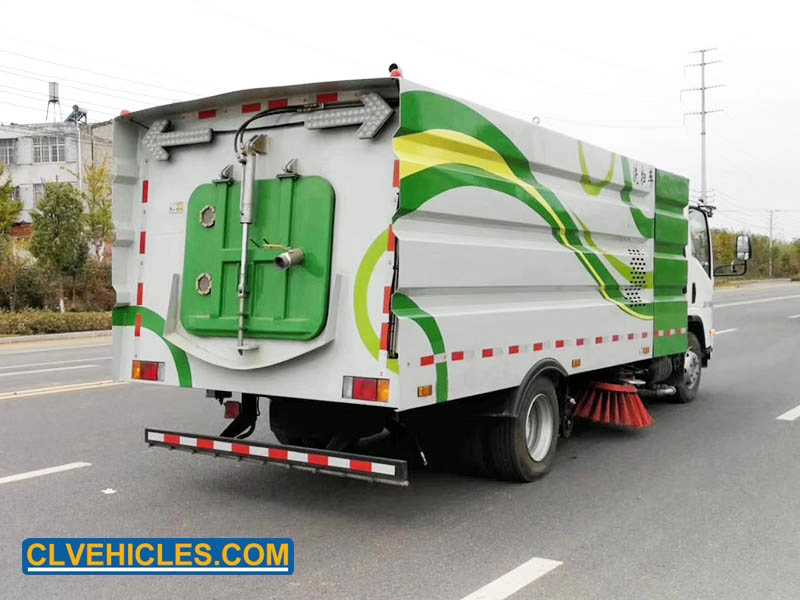 Isuzu 700P street cleaning  truck