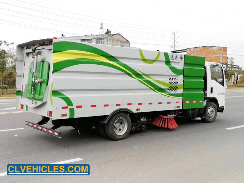 Isuzu 700P street cleaning  truck