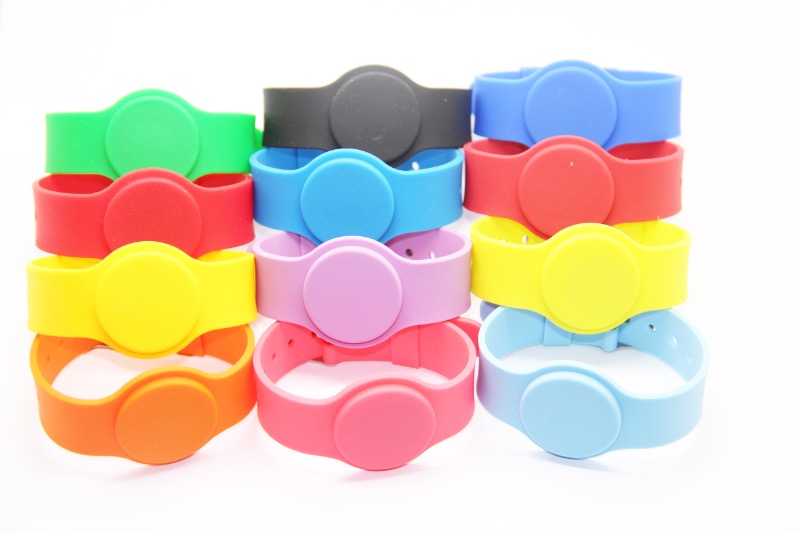 adjustable silicone rfid wristbands